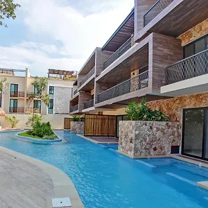 Exclusive Paramar Ve Penthouse In By Lockey For Walking To Commercial Zone In Aldea Zama Appartement Tulum